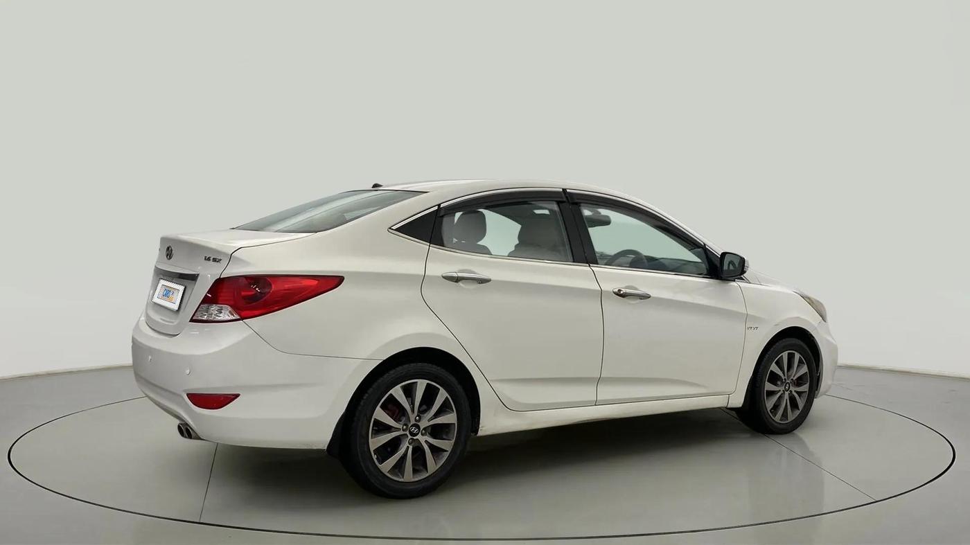 2014 Hyundai Verna FLUIDIC 1.6 VTVT SX, Petrol, Manual, 61,695 km, Right Back Diagonal