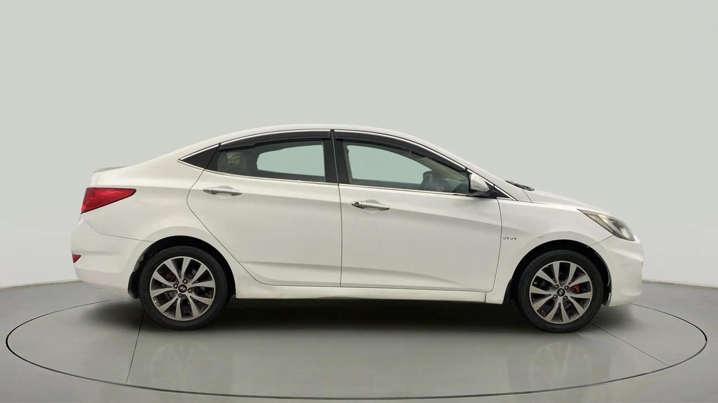 2014 Hyundai Verna FLUIDIC 1.6 VTVT SX, Petrol, Manual, 61,695 km, Right Side View