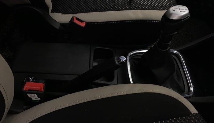 2021 Renault TRIBER RXZ, Petrol, Manual, 14,538 km, Gear Lever