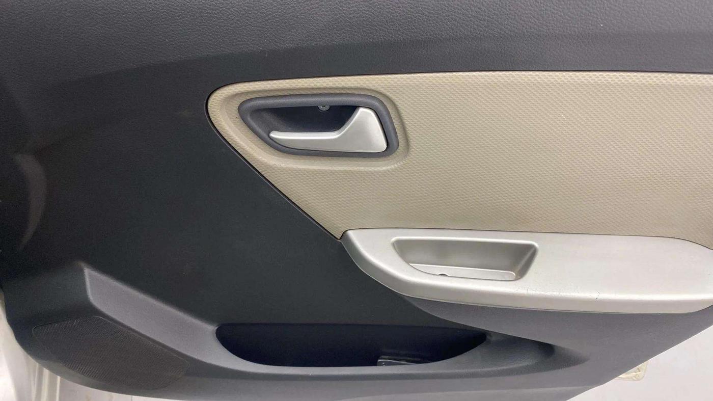 2015 Maruti Alto K10 VXI, Petrol, Manual, 40,979 km, Driver Side Door Panels Control
