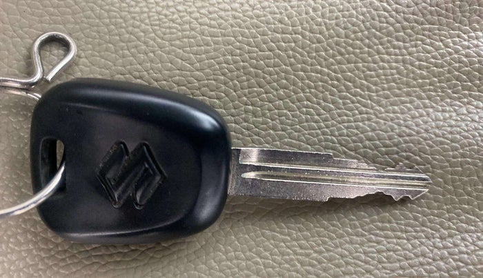 2015 Maruti Alto K10 VXI, Petrol, Manual, 40,979 km, Key Close Up