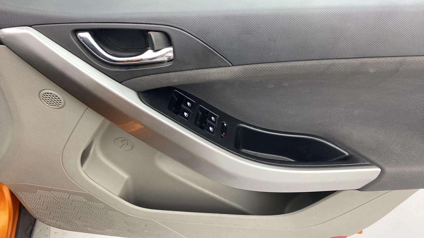 2018 Tata NEXON XZA PLUS DIESEL, Diesel, Automatic, 30,445 km, Driver Side Door Panels Control