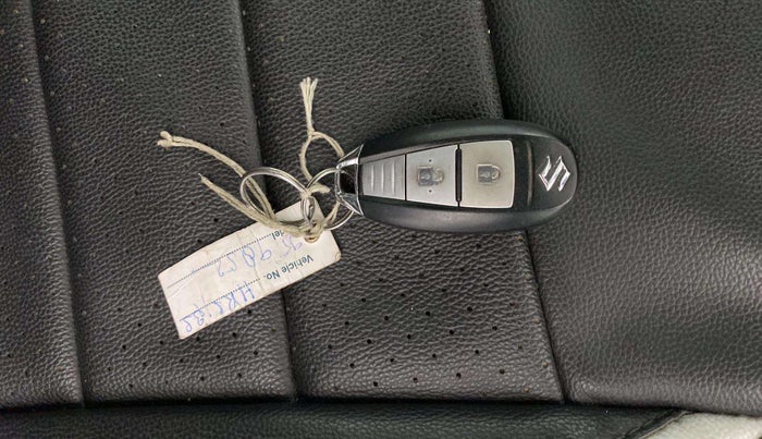 2018 Maruti Baleno ZETA PETROL 1.2, Petrol, Manual, 47,788 km, Key Close Up