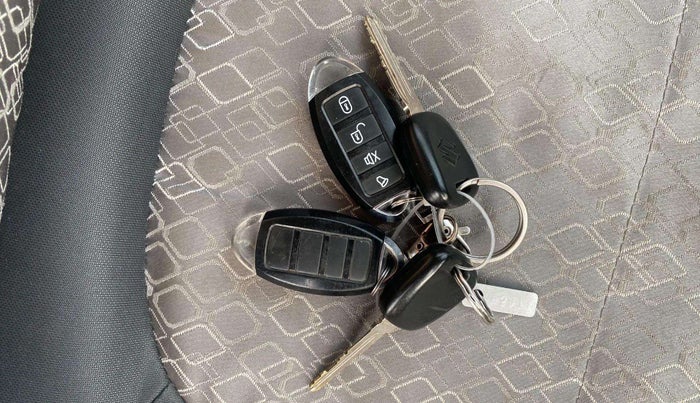 2016 Maruti Alto 800 LXI, Petrol, Manual, 46,532 km, Key Close Up