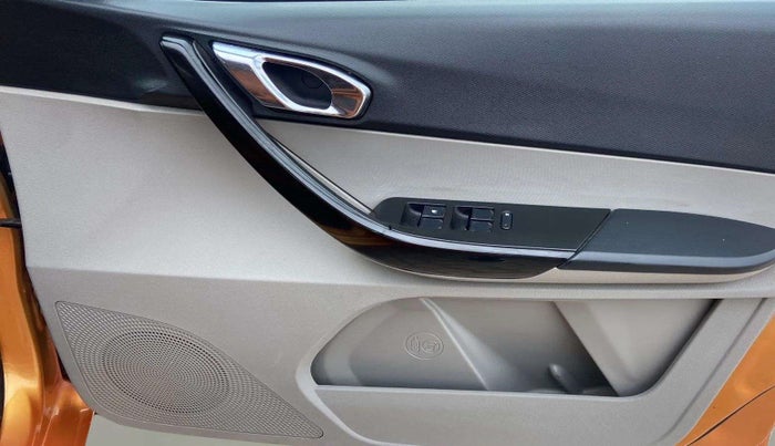 2018 Tata Tiago XZ PETROL, Petrol, Manual, 79,468 km, Driver Side Door Panels Control