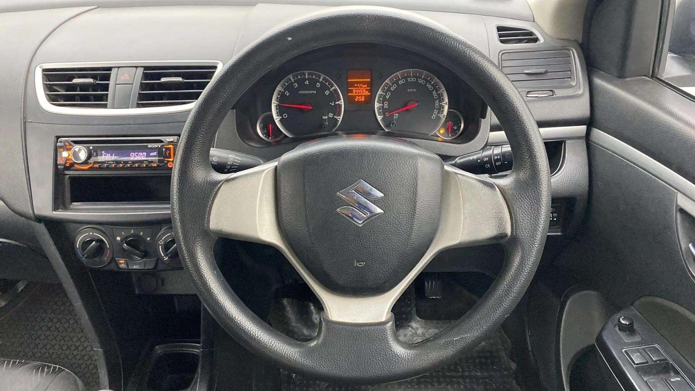 2014 Maruti Swift VXI, Petrol, Manual, 54,435 km, Steering Wheel Close Up
