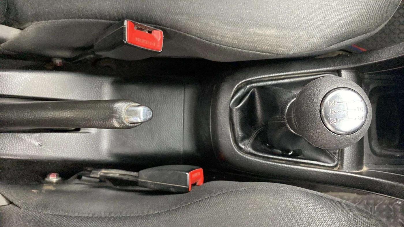 2014 Maruti Swift VXI, Petrol, Manual, 54,435 km, Gear Lever