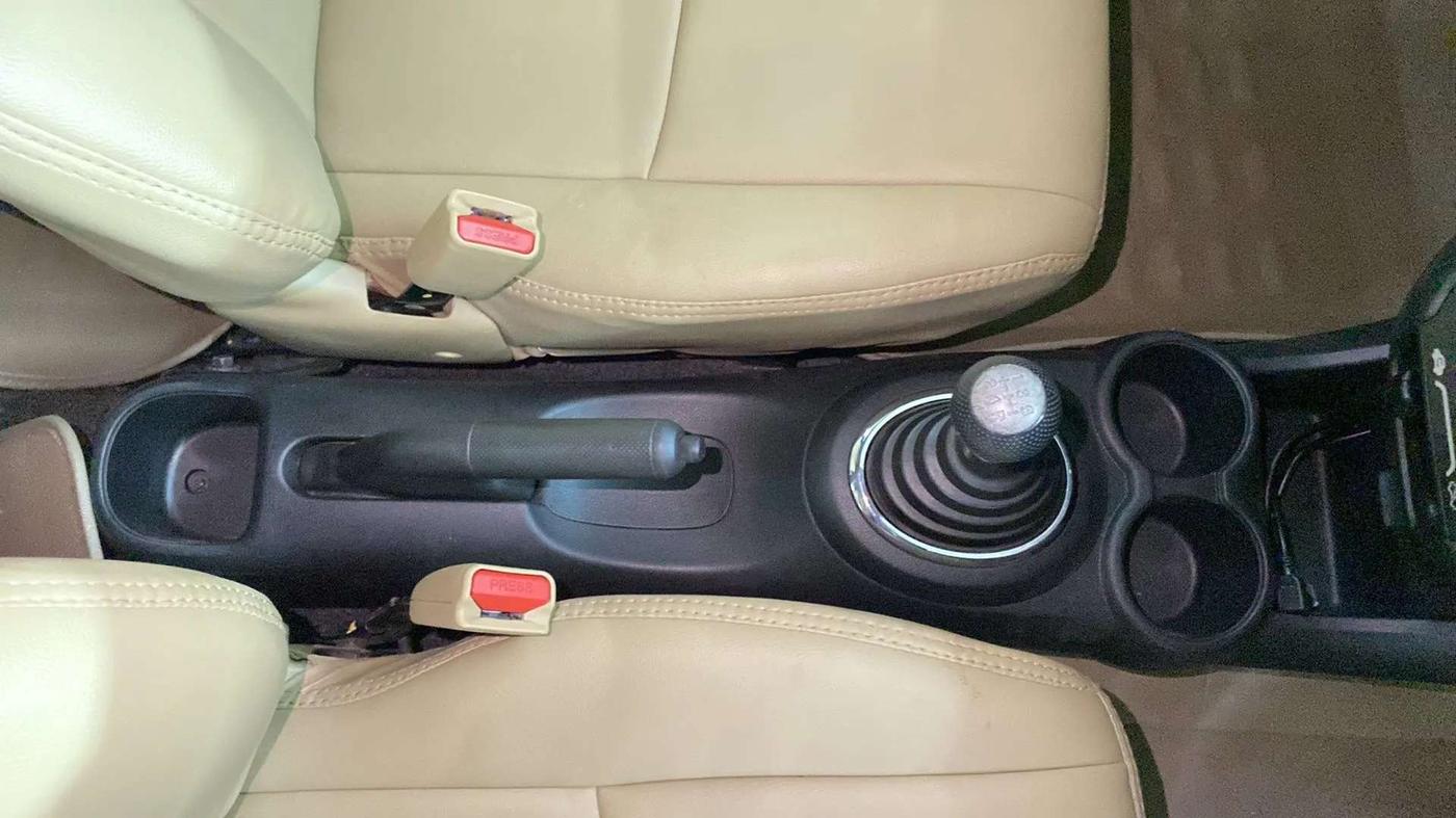 2015 Honda Brio S MT, Petrol, Manual, 39,632 km, Gear Lever