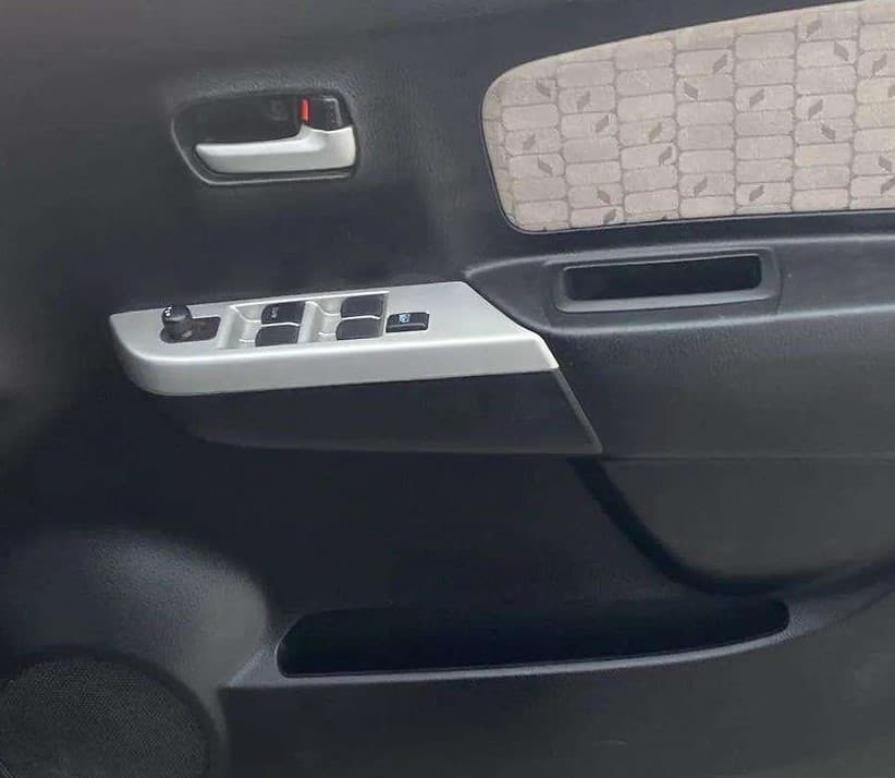 2014 Maruti Wagon R 1.0 VXI, Petrol, Manual, 48,818 km, Driver Side Door Panels Control