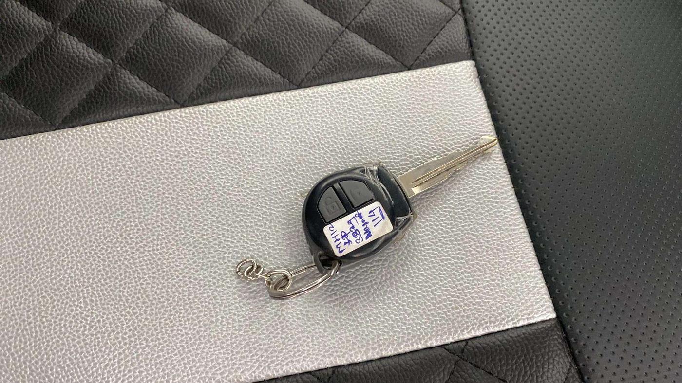2014 Maruti Wagon R 1.0 VXI, Petrol, Manual, 48,818 km, Key Close Up