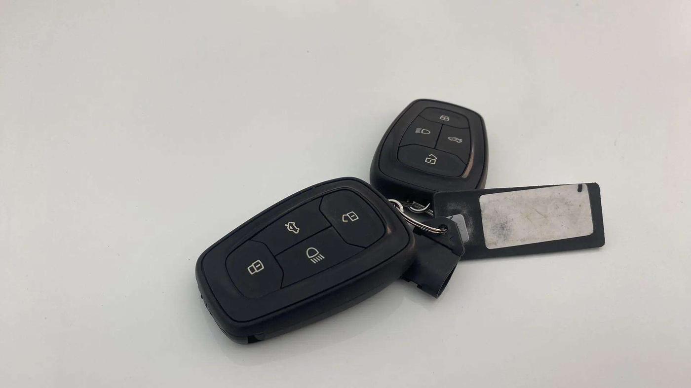 2024 Tata NEXON CREATIVE+ DCA 1.2 PETROL, Petrol, Automatic, 5,158 km, Key Close Up