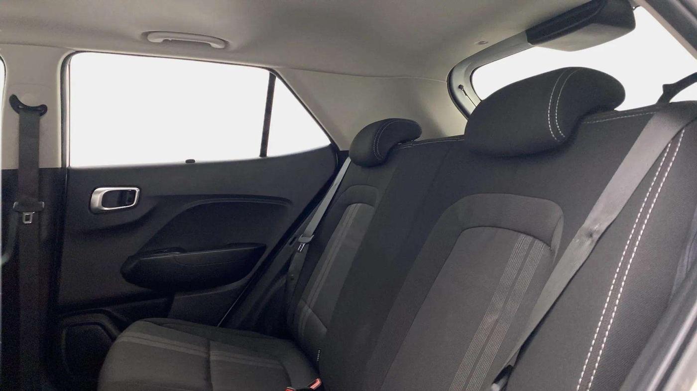 2022 Hyundai VENUE SX 1.5 (O) EXECUTIVE CRDI, Diesel, Manual, 56,285 km, Right Side Rear Door Cabin