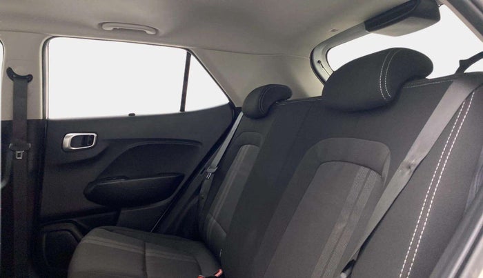 2022 Hyundai VENUE SX 1.5 (O) EXECUTIVE CRDI, Diesel, Manual, 56,285 km, Right Side Rear Door Cabin