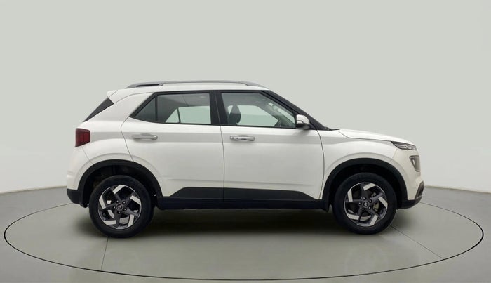 2022 Hyundai VENUE SX 1.5 (O) EXECUTIVE CRDI, Diesel, Manual, 56,285 km, Right Side View