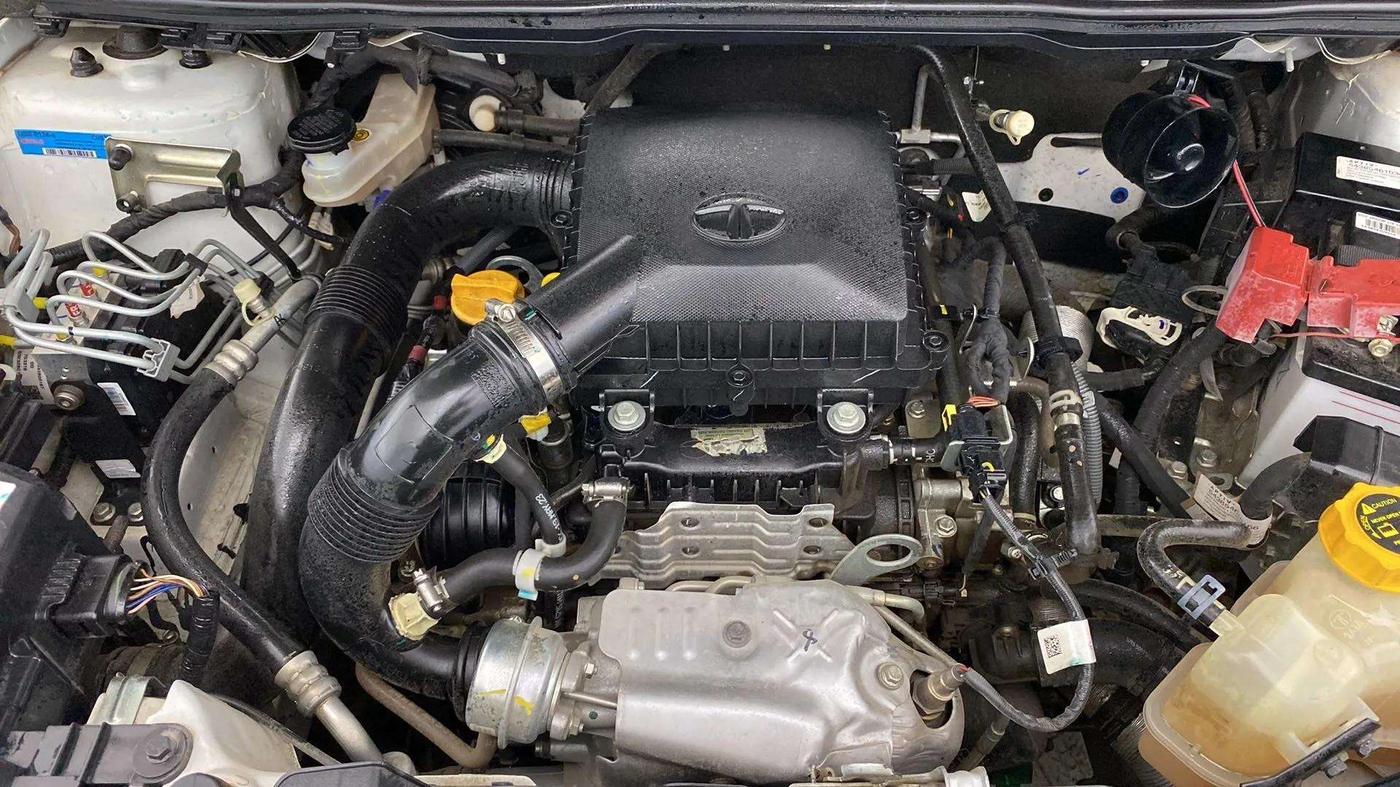 2023 Tata NEXON XE PETROL, Petrol, Manual, 8,774 km, Open Bonet