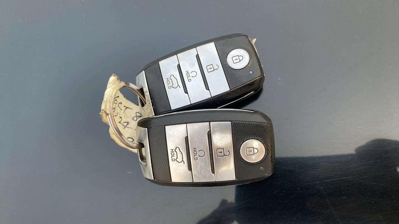 2021 KIA SONET HTX 1.0 DCT, Petrol, Automatic, 53,571 km, Key Close Up