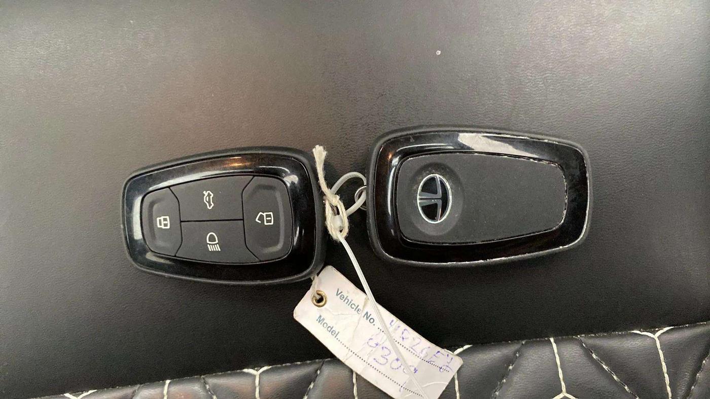 2022 Tata PUNCH CREATIVE  AMT, Petrol, Automatic, 12,087 km, Key Close Up