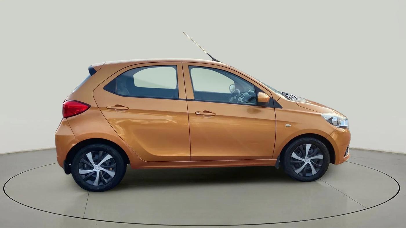 2016 Tata Tiago XT PETROL, Petrol, Manual, 35,364 km, Right Side View