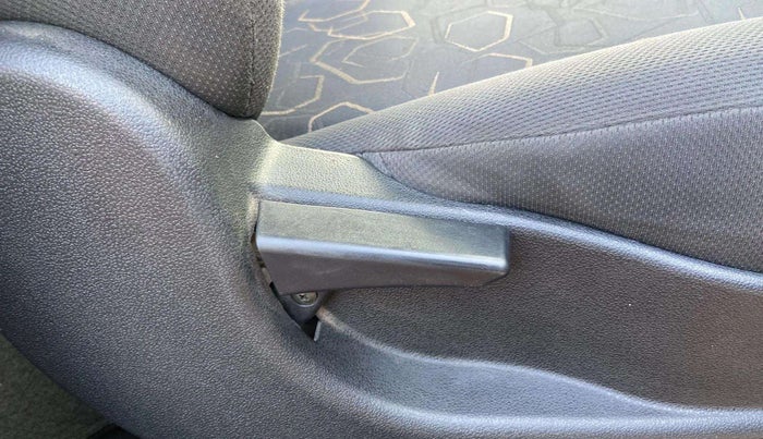 2016 Tata Tiago XT PETROL, Petrol, Manual, 35,364 km, Driver Side Adjustment Panel