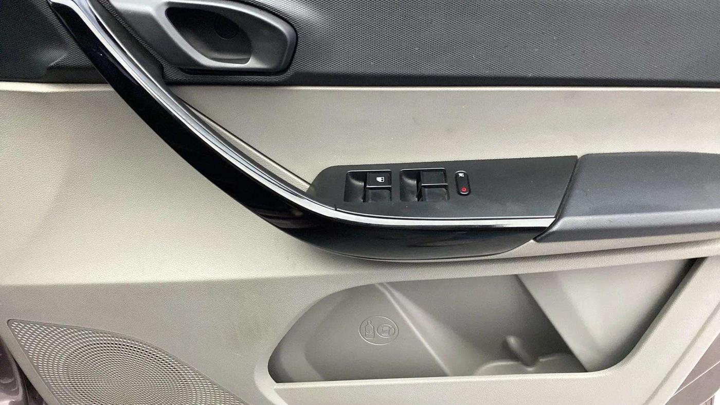 2019 Tata Tiago XM PETROL, Petrol, Manual, 35,027 km, Driver Side Door Panels Control