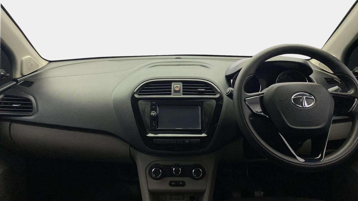 2019 Tata Tiago XM PETROL, Petrol, Manual, 35,027 km, Dashboard