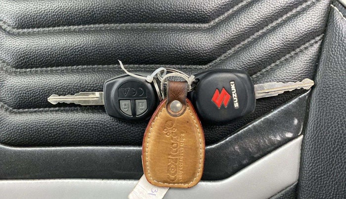 2021 Maruti Vitara Brezza LXI, Petrol, Manual, 26,409 km, Key Close Up