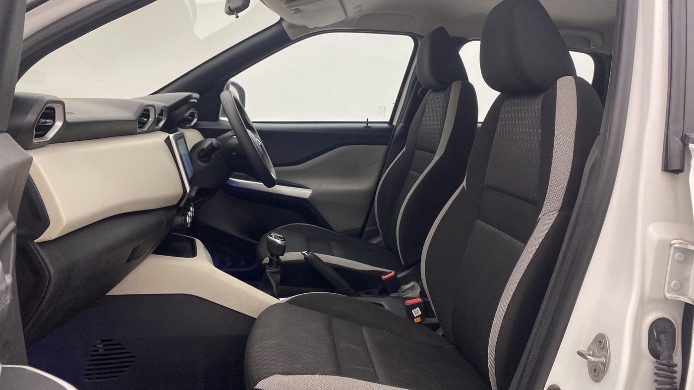 2022 Nissan MAGNITE XV MT, Petrol, Manual, 26,047 km, Right Side Front Door Cabin