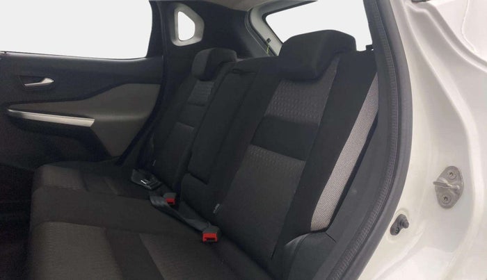 2022 Nissan MAGNITE XV MT, Petrol, Manual, 26,047 km, Right Side Rear Door Cabin