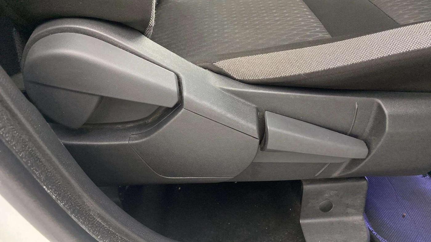 2022 Nissan MAGNITE XV MT, Petrol, Manual, 26,047 km, Driver Side Adjustment Panel