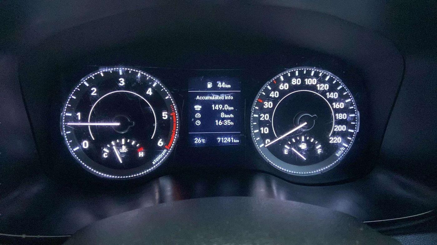 2021 Hyundai VENUE SX 1.5 (O) EXECUTIVE CRDI, Diesel, Manual, 71,607 km, Odometer Image