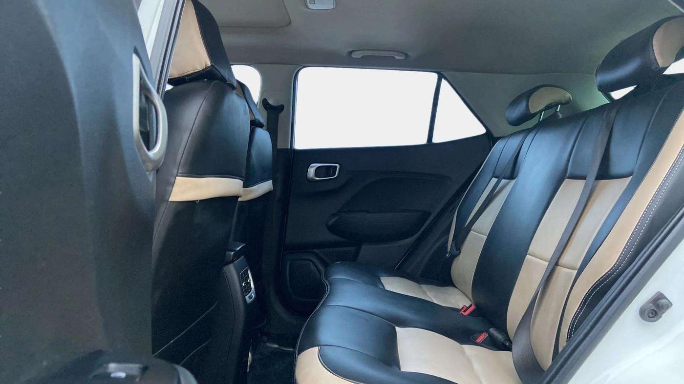 2021 Hyundai VENUE SX 1.5 (O) EXECUTIVE CRDI, Diesel, Manual, 71,607 km, Right Side Rear Door Cabin