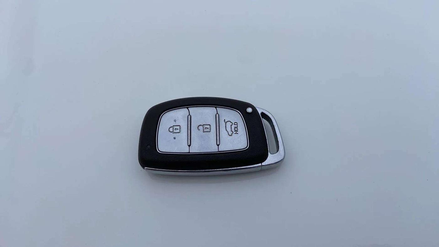 2021 Hyundai VENUE SX 1.5 (O) EXECUTIVE CRDI, Diesel, Manual, 71,607 km, Key Close Up