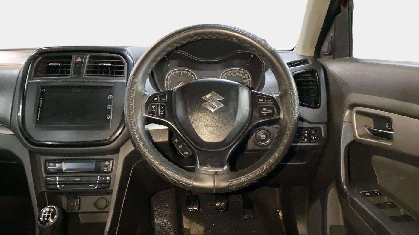 2016 Maruti Vitara Brezza ZDI PLUS DUAL TONE, Diesel, Manual, 97,729 km, Steering Wheel Close Up