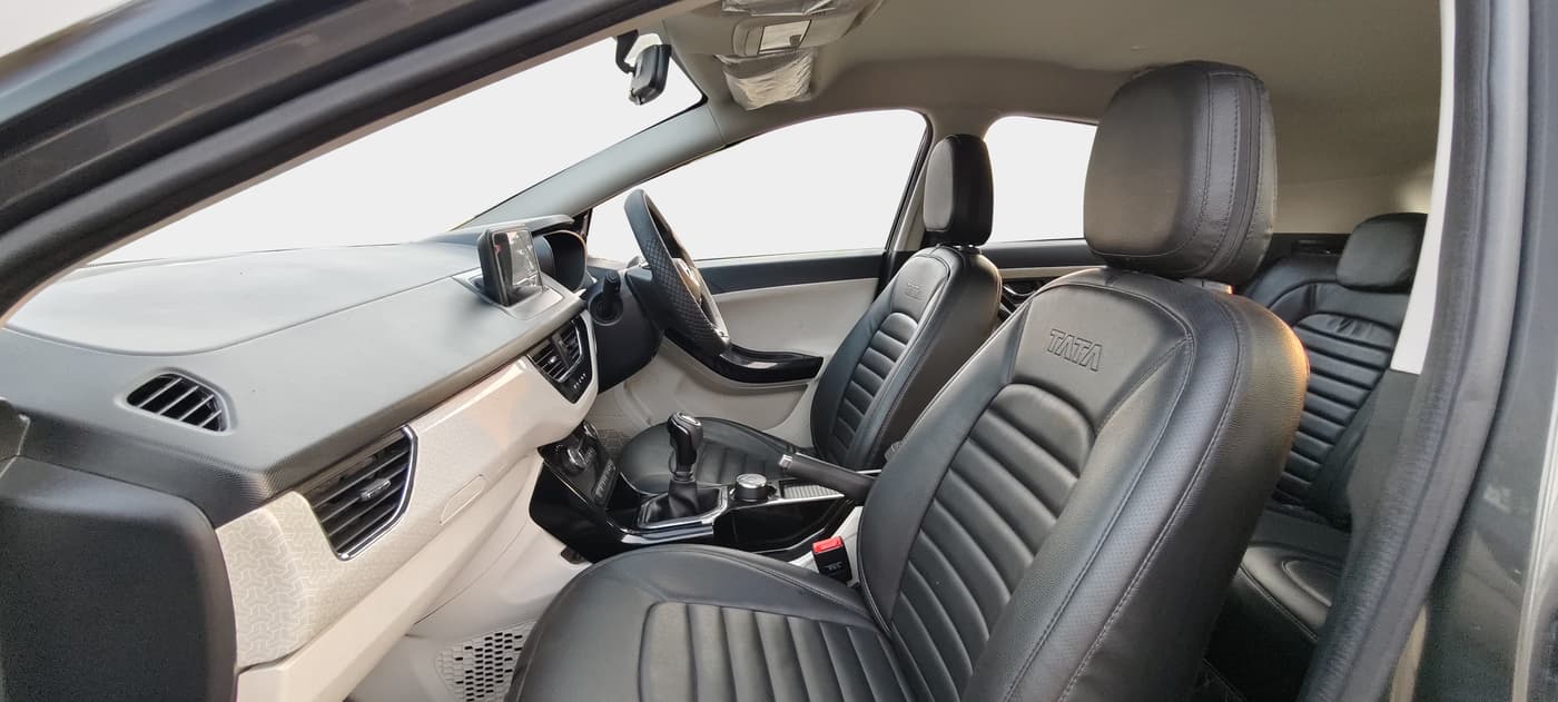 2022 Tata NEXON XZ PLUS PETROL, Petrol, Manual, 21,912 km, Right Side Front Door Cabin