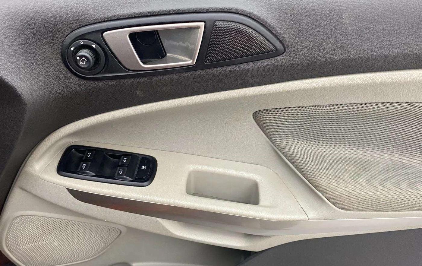 2015 Ford Ecosport TITANIUM 1.5L DIESEL, Diesel, Manual, 39,025 km, Driver Side Door Panels Control