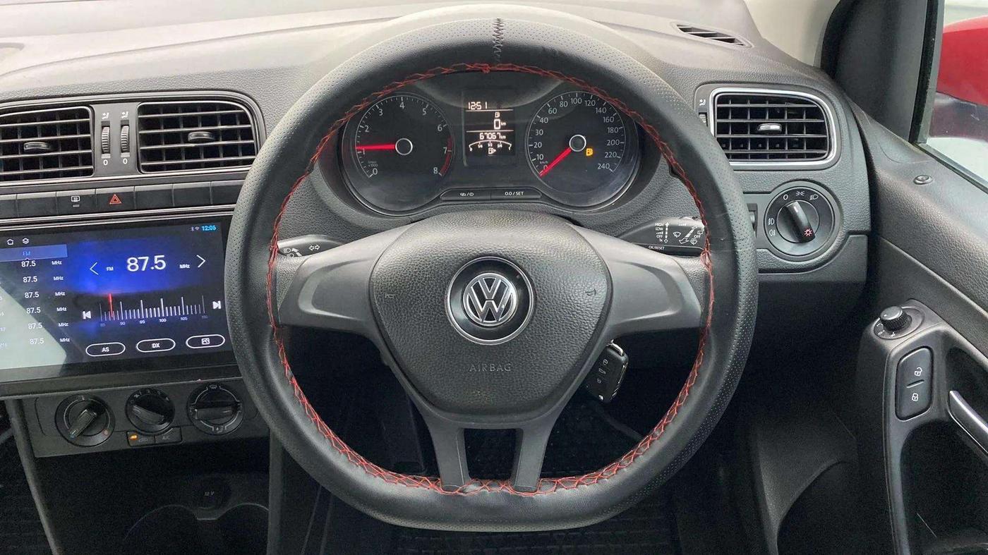 2018 Volkswagen Polo COMFORTLINE 1.0L MPI, Petrol, Manual, 67,043 km, Steering Wheel Close Up