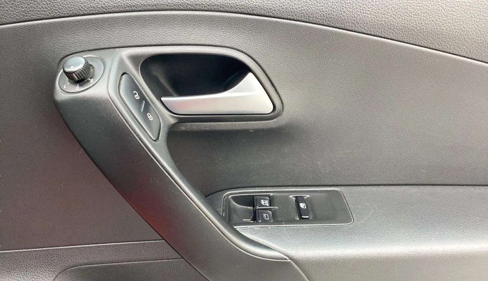 2018 Volkswagen Polo COMFORTLINE 1.0L MPI, Petrol, Manual, 67,043 km, Driver Side Door Panels Control