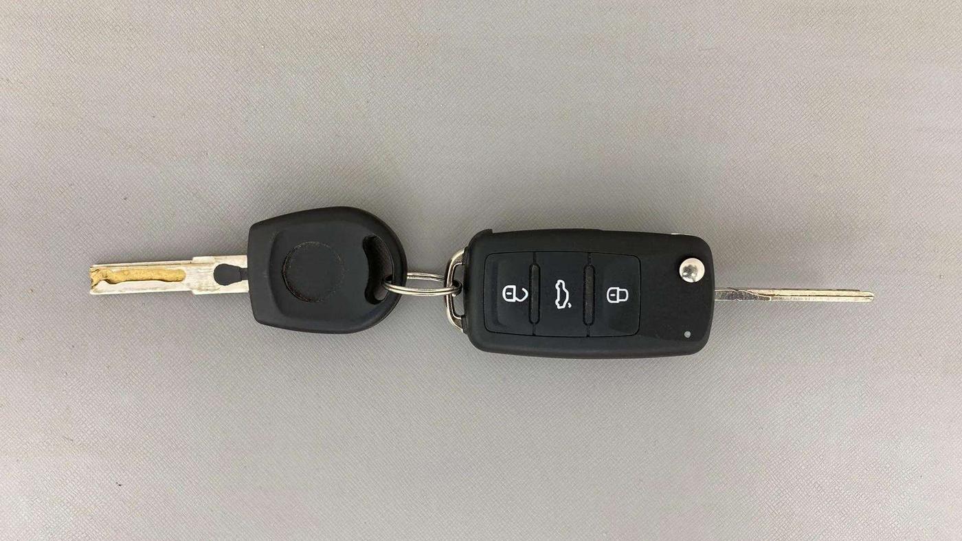 2018 Volkswagen Polo COMFORTLINE 1.0L MPI, Petrol, Manual, 67,043 km, Key Close Up