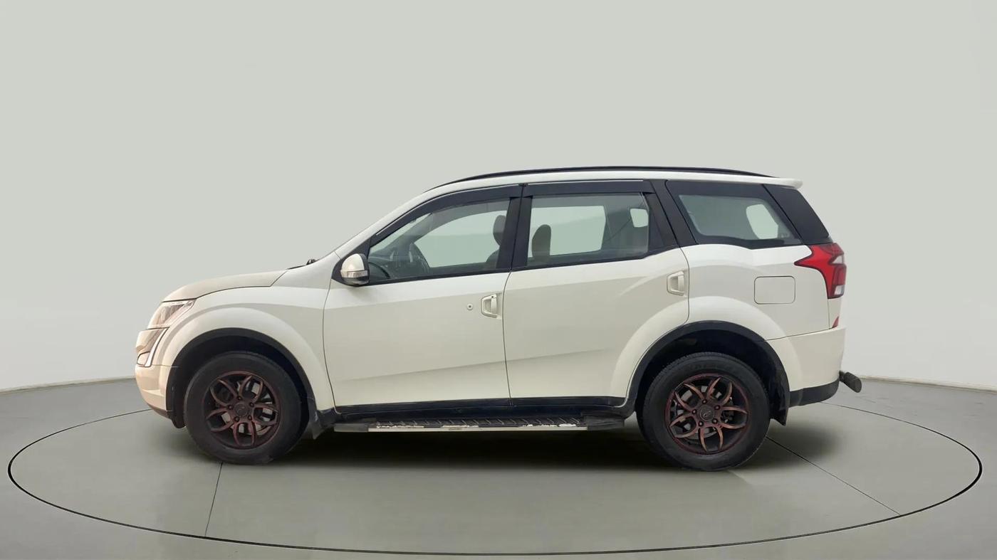 2018 Mahindra XUV500 W7, Diesel, Manual, 53,880 km, Left Side