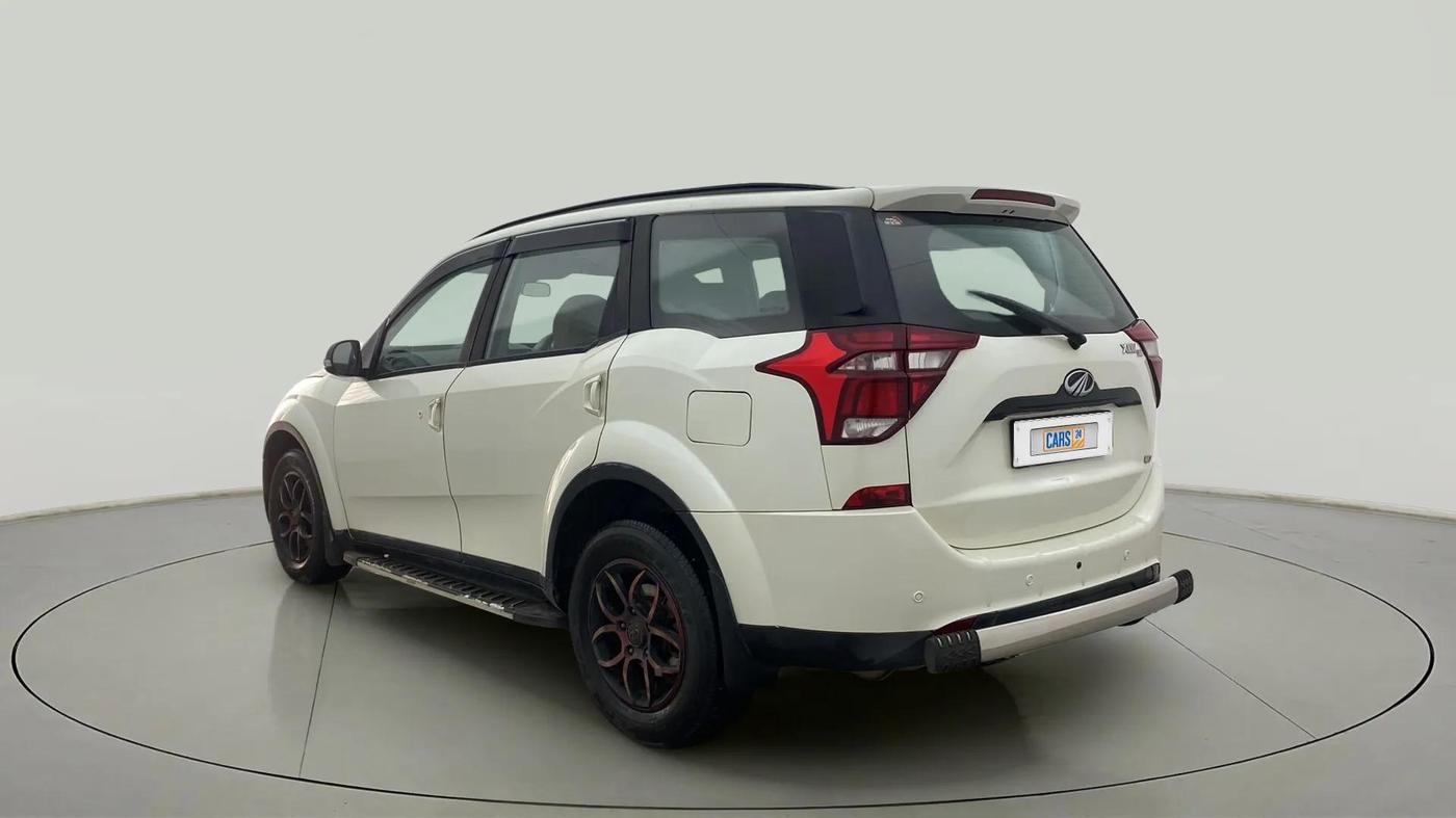 2018 Mahindra XUV500 W7, Diesel, Manual, 53,880 km, Left Back Diagonal