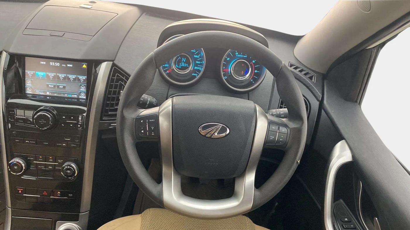 2018 Mahindra XUV500 W7, Diesel, Manual, 53,880 km, Steering Wheel Close Up