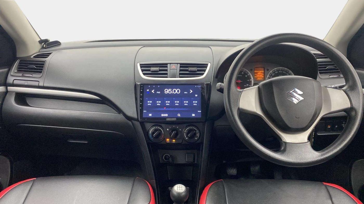 2015 Maruti Swift VXI, Petrol, Manual, 49,976 km, Dashboard