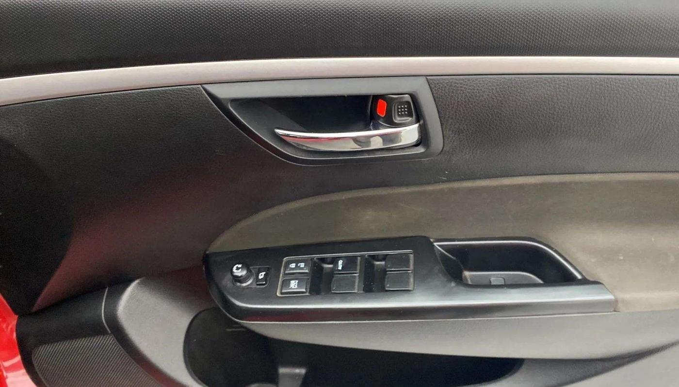 2015 Maruti Swift VXI, Petrol, Manual, 49,976 km, Driver Side Door Panels Control