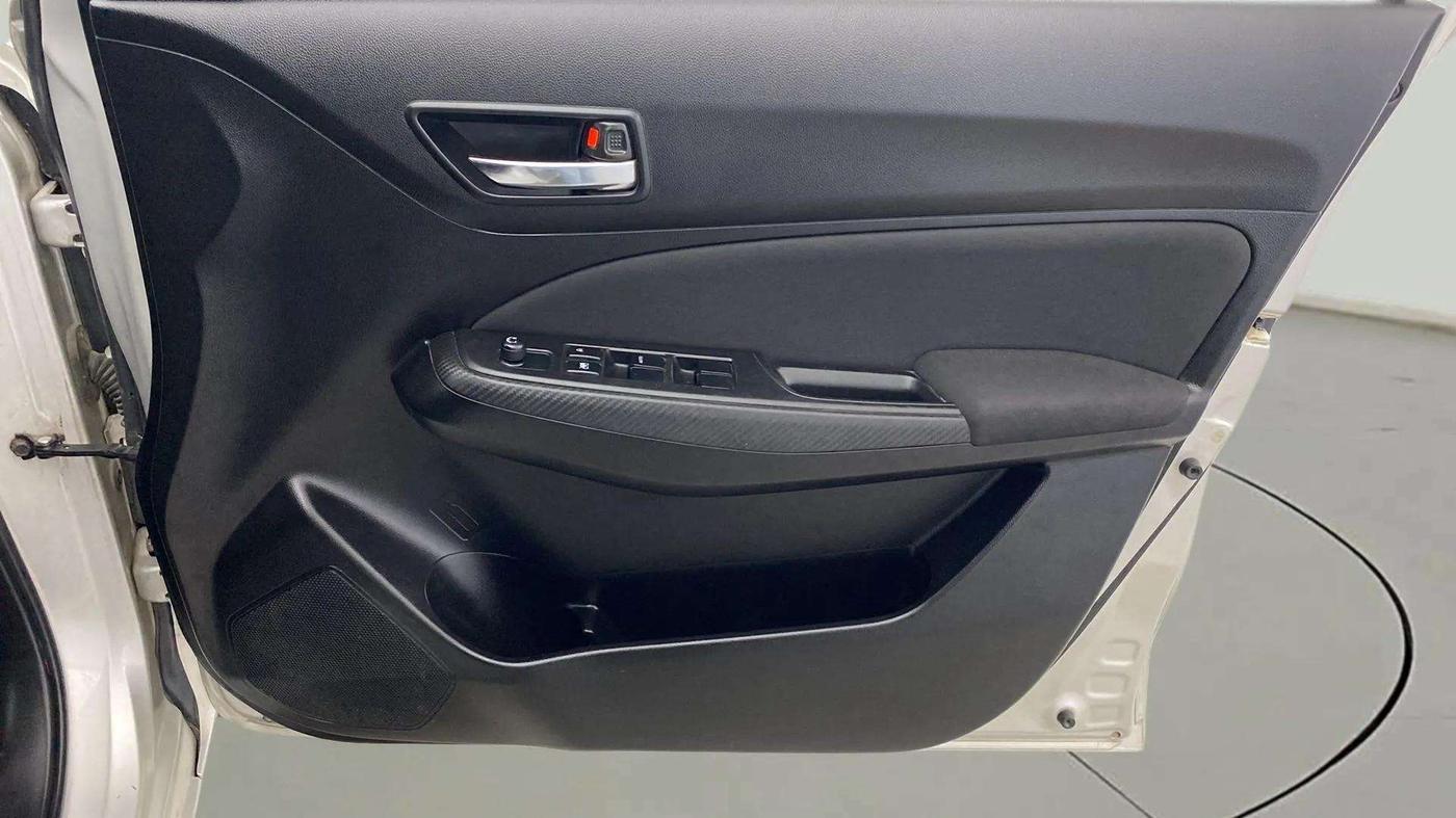 2018 Maruti Swift VXI, Petrol, Manual, 42,485 km, Driver Side Door Panels Control