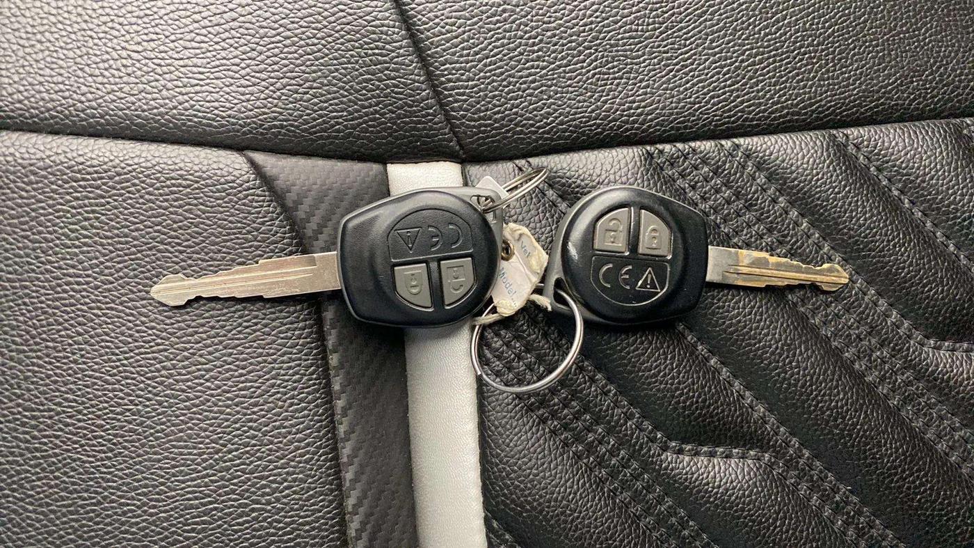 2018 Maruti Swift VXI, Petrol, Manual, 42,485 km, Key Close Up