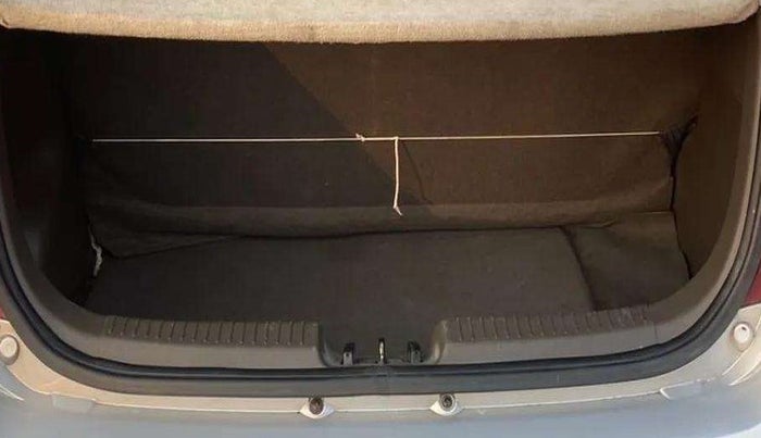 2013 Hyundai i10 MAGNA 1.1, Petrol, Manual, 64,964 km, Boot Inside