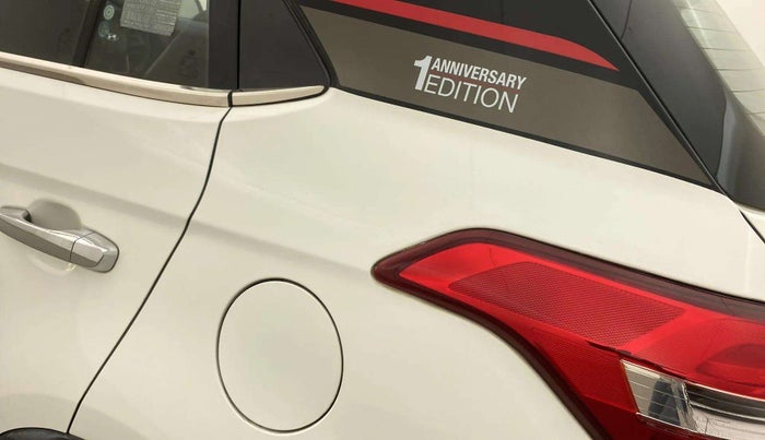 2016 Hyundai Creta SX PLUS  ANNIVERSARY EDITION 1.6 PETROL, Petrol, Manual, 1,01,967 km, Right quarter panel - Graphic sticker