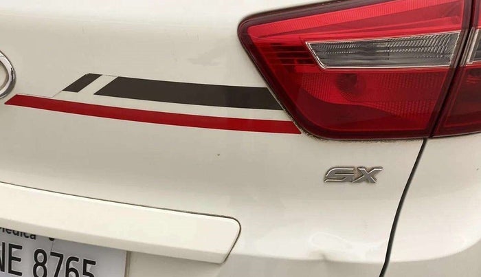 2016 Hyundai Creta SX PLUS  ANNIVERSARY EDITION 1.6 PETROL, Petrol, Manual, 1,01,967 km, Dicky (Boot door) - Graphic sticker