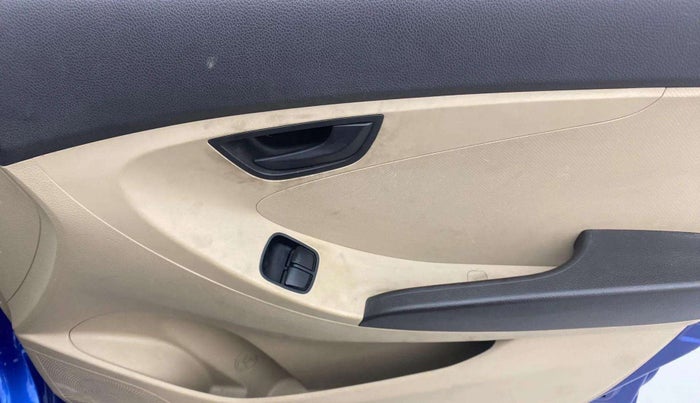 2014 Hyundai Eon ERA +, Petrol, Manual, 40,586 km, Driver Side Door Panels Control