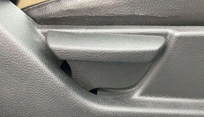 2014 Hyundai Eon ERA +, Petrol, Manual, 40,586 km, Driver Side Adjustment Panel